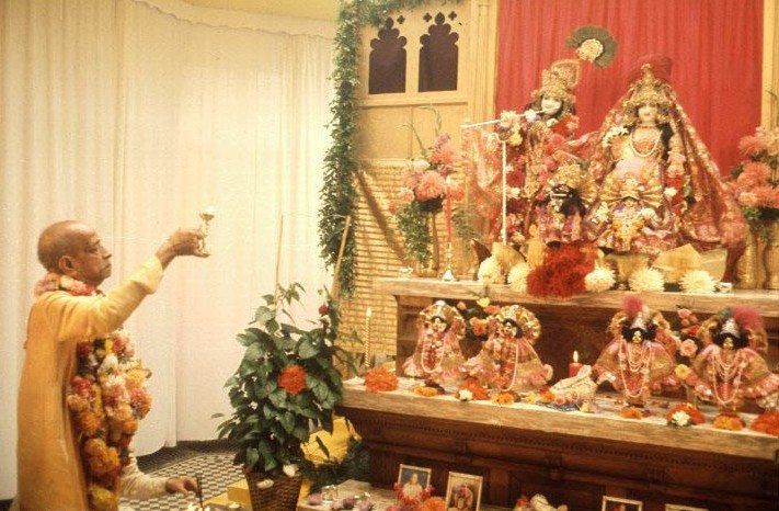 Prabhupada RK Deity worship